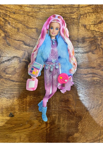 Ütü Ile Yapışan 24X13 cm Pembe Saçlı Kız Arma Dikiş Aplike