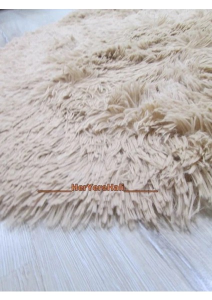 Doğuş Tavşan Tüyü Bej 140x200 cm Kalp Şeklinde Halı
