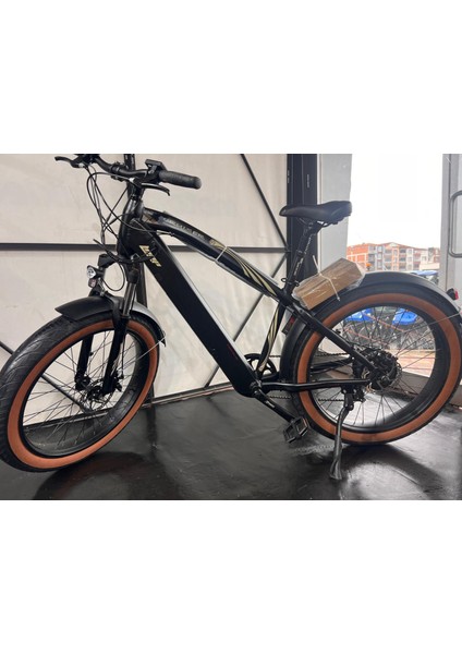 Cruıser - 26" - Fat Bike 17' - 7 Vites - Elektrikli - Mat Siyah-Kahverengi