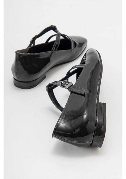 FESTA Siyah Rugan Tokalı Casual Babet Kadın fiyatları