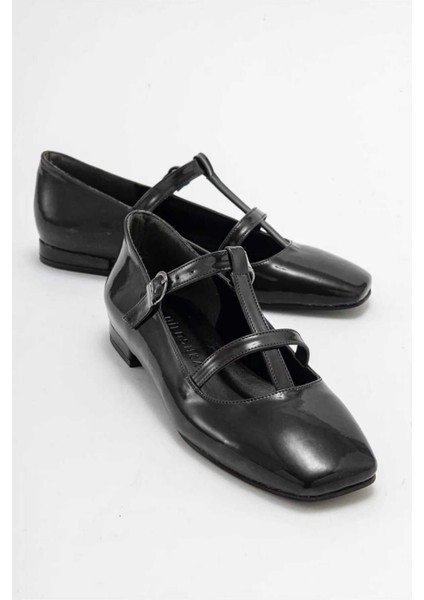 FESTA Siyah Rugan Tokalı Casual Babet Kadın fırsatları