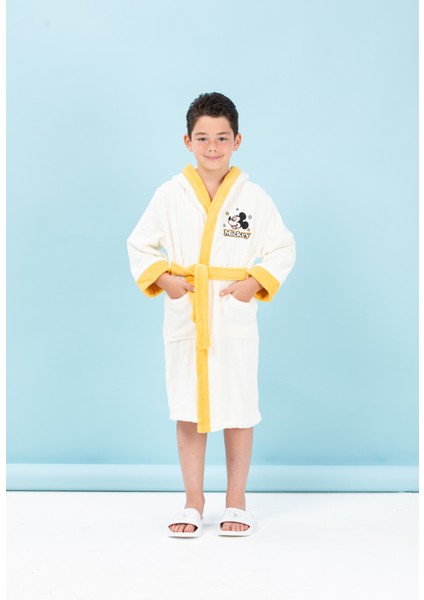 Mickey Mouse Star Nakışlı Disney Kapüşonlu Çocuk Bornozu 9/10 Yaş modelleri