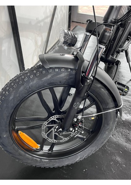 Elektrone Zuma - 20" - Katlanır - 7 Vites - M.disc - Elektrikli - Mat Siyah - Gri fırsatları
