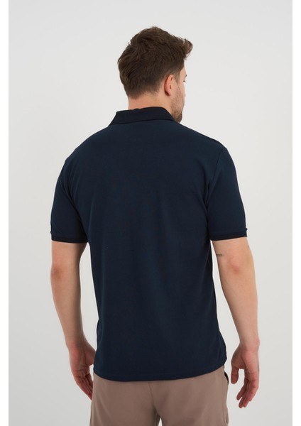 Polo Yaka Düğme Detaylı T-Shirt fırsatları