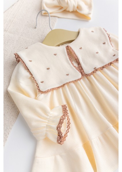 Kare Mendil Yakalı %100 Pamuk Kalp Nakışlı Bandanalı Kız Bebek Elbise Dogumğünü Özelğün Takım indirimleri