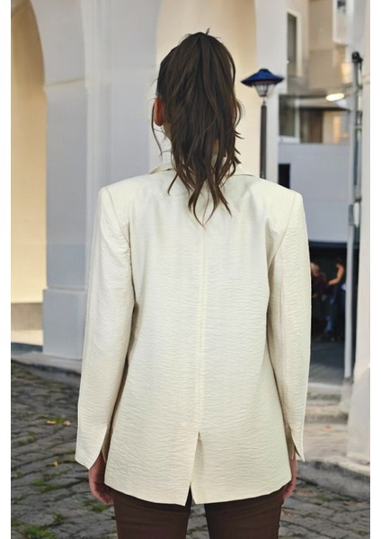 Kol Ağzı Yırtmaç Detaylı Torba Cep Tek Düğme Kapama Mono Yaka Blazer Kadın Ceket fiyatları