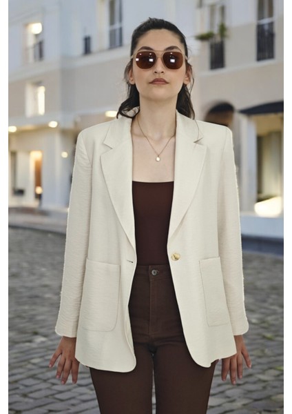 Kol Ağzı Yırtmaç Detaylı Torba Cep Tek Düğme Kapama Mono Yaka Blazer Kadın Ceket fırsatları