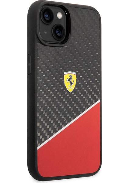 iPhone 14 Plus Kılıf Ferrari Orjinal Lisanlı Klasik Metal Logolu Karbon Şerit Desenli Kapak Kırmızı