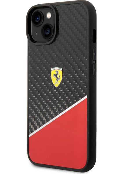 iPhone 14 Plus Kılıf Ferrari Orjinal Lisanlı Klasik Metal Logolu Karbon Şerit Desenli Kapak Kırmızı
