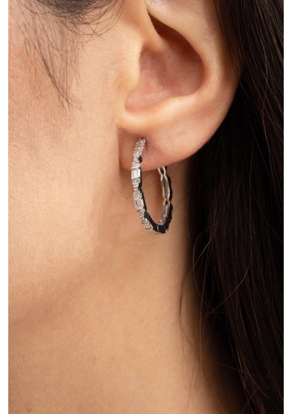 24 mm Baget Taşlı Tasarım Rodyumlu Gümüş Halka Küpe 7159 fiyatları