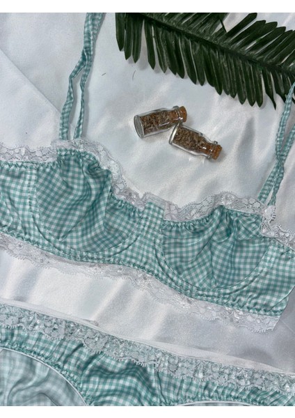 Ipeksi Saten Dantelli Bralet Iç Çamaşır Takımı (Sütyen-Tanga) fiyatları
