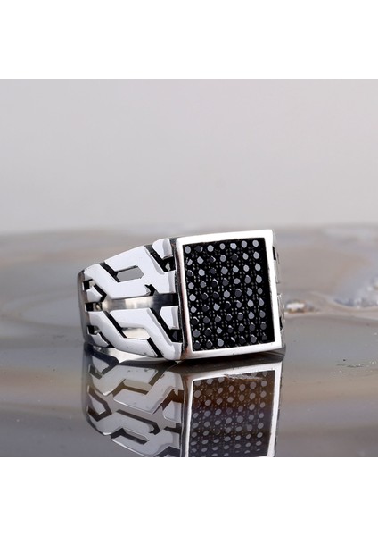 925 Ayar Gümüş Mikro Taşlı Erkek Yüzük