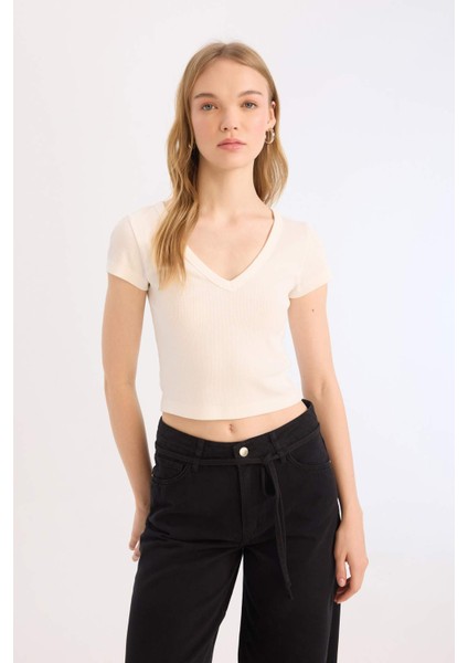 V Yaka Fitted Fitilli Kaşkorse Kısa Kollu Beyaz Tişört E0290AX25SM fırsatları