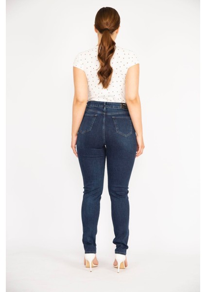 Kadın Büyük Beden Lacivert 5 Cepli Likralı Kot Pantolon 65N38722 indirimleri