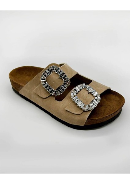 Büyük Numara Çift Taş Tokalı Bayan Terliği fırsatları