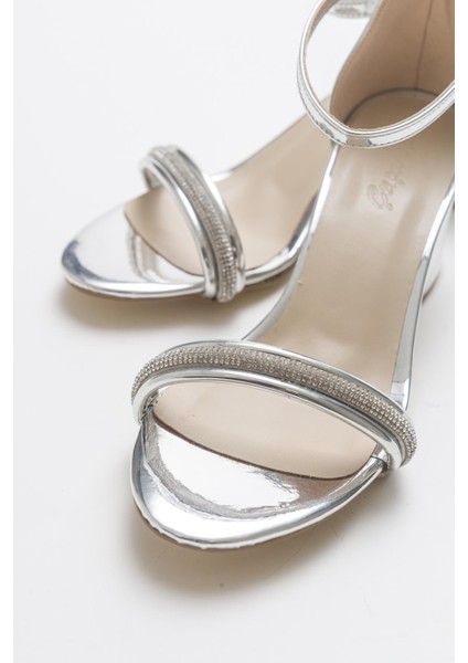 Topuklu Büyük Numara Bayan Taslı Tek Bant Ayakkabı modelleri