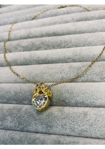 Şeffaf Kalp Taçlı Çelik Zarif Kolye / Kutulu