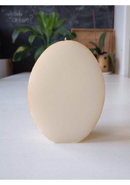 Zambak Kabartmalı Oval Mum 16 x 12 x 7 cm cm 734 gr Beyaz fırsatları