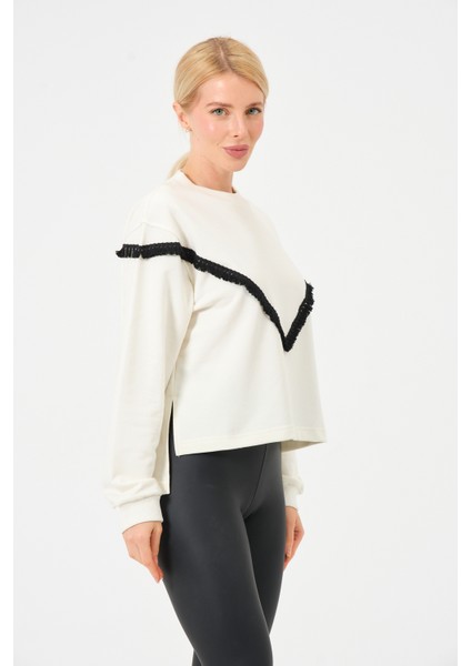 Kadın Püskül Detaylı Basic Yumuşak Dokulu Salaş Oversıze Sweatshirt Krem