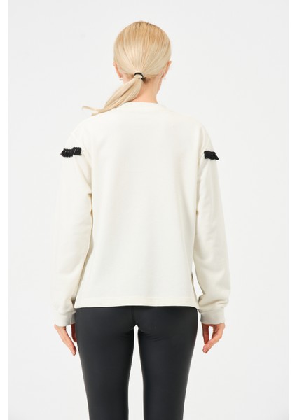 Kadın Püskül Detaylı Basic Yumuşak Dokulu Salaş Oversıze Sweatshirt Krem fiyatları