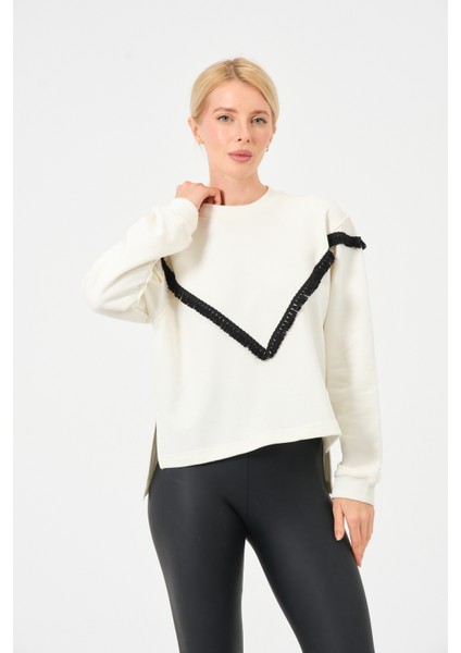 Kadın Püskül Detaylı Basic Yumuşak Dokulu Salaş Oversıze Sweatshirt Krem fırsatları