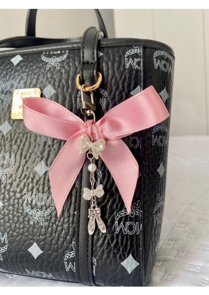 Pembe Kurdeleli Balerin Charmı