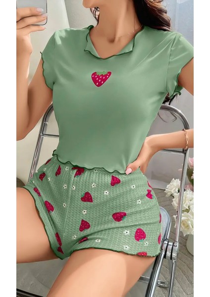 Çilek Desenli Alt Üst Şort Pijama Takım
