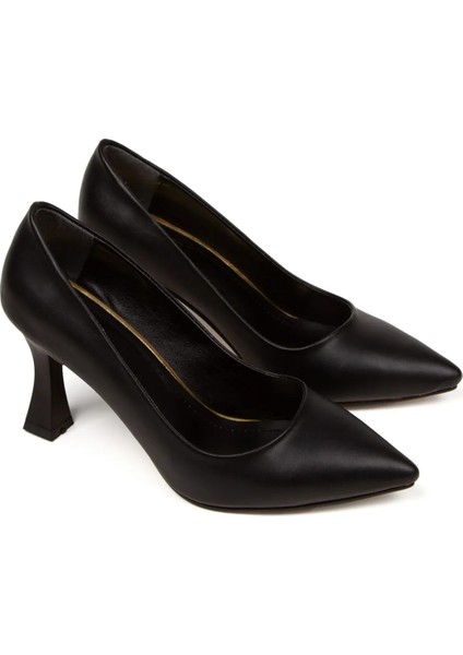 Siyah Cilt Stiletto