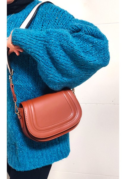 Uzayabilen Askılı Zeyna Model Baget Kadın Omuz Çantası