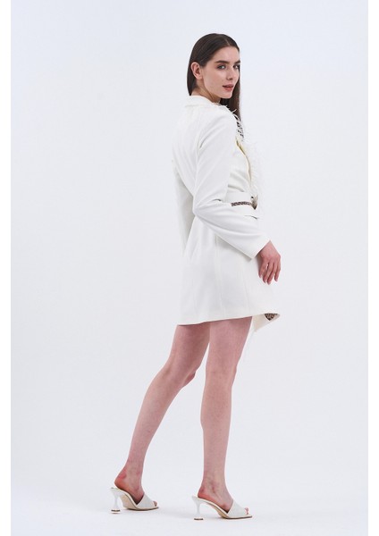 Trend Kadın Zarafetin ve Şıklığın Buluştuğu Nokta Tüylü Ceket Elbise ile Tarzınızı Yansıtın fiyatları