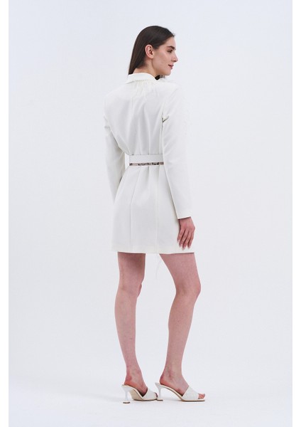 Trend Kadın Zarafetin ve Şıklığın Buluştuğu Nokta Tüylü Ceket Elbise ile Tarzınızı Yansıtın indirimleri