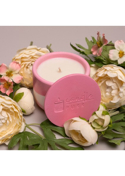 Whispering Gardenia 130G Soya Mumu - El Yapımı Dalgalı Desenli Pembe & Beyaz Beton Kapta