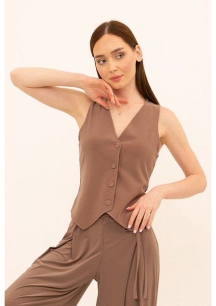 Düğmeli Klasik Kesim Yelek modelleri