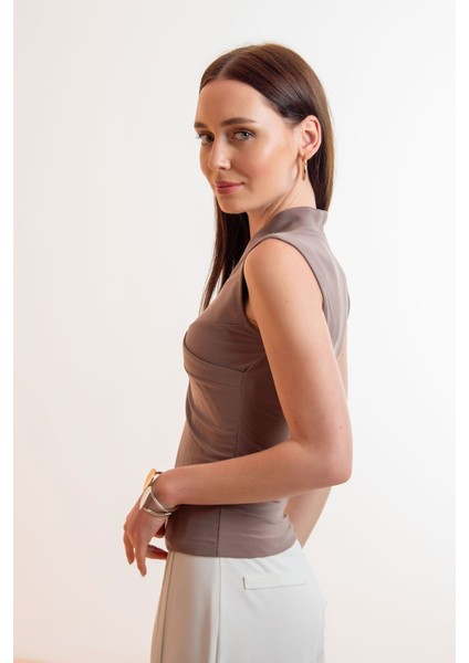 Dik Kruvaze Yaka Bluz fırsatları