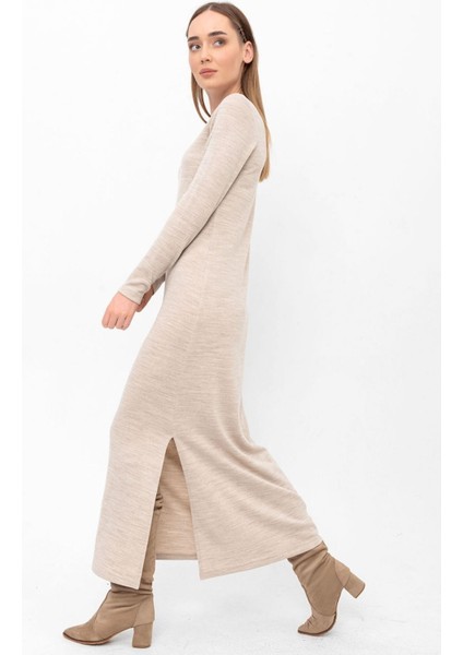 Bisiklet Yaka Yırtmaçlı Uzun Triko Elbise