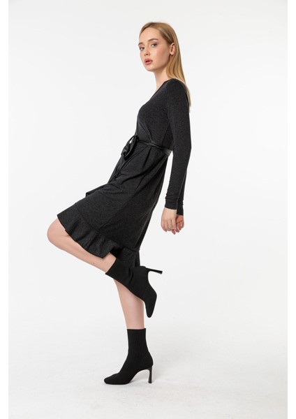 Kruvaze Kesim Volanlı Deri Kuşaklı Kruvaze Elbise fiyatları