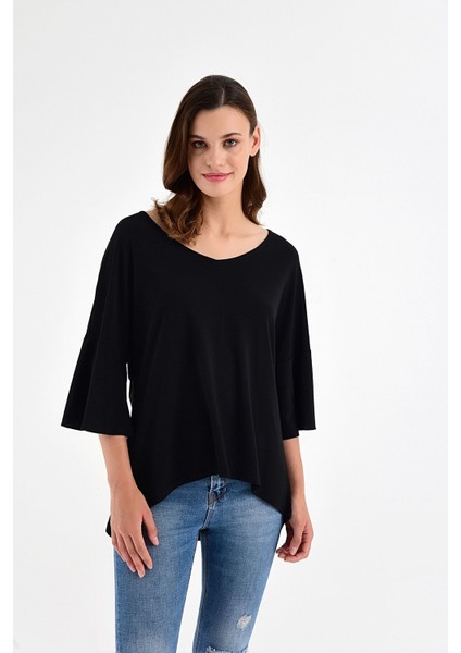 Kadın V Yaka ve Kolda Volan Detay Bluz