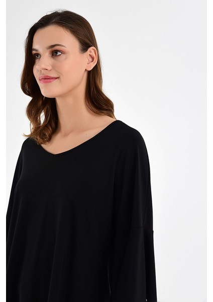 Kadın V Yaka ve Kolda Volan Detay Bluz modelleri