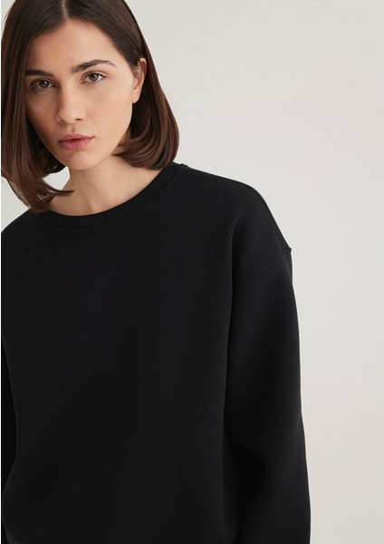 Kadın Bisiklet Yaka Siyah Basic Sweatshirt 1610198-900