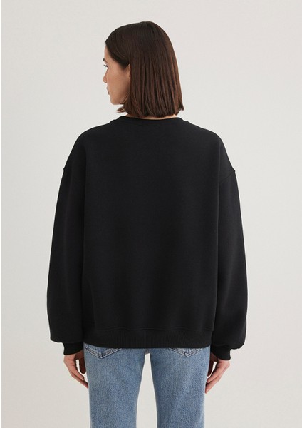 Kadın Bisiklet Yaka Siyah Basic Sweatshirt 1610198-900 fırsatları