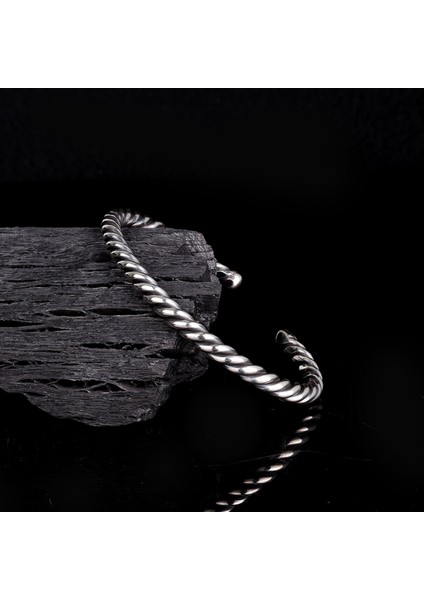 925 AyarGümüş Örgü Motifli Erkek Kelepçe Bileklik Modeli