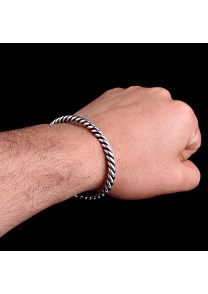 925 AyarGümüş Örgü Motifli Erkek Kelepçe Bileklik Modeli modelleri