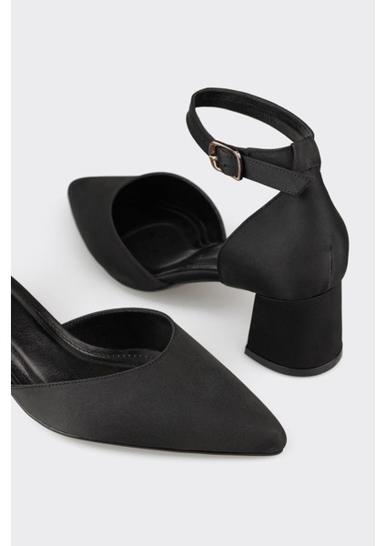 Siyah Kadın Topuklu Ayakkabı fırsatları
