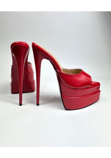 Kırmızı Rugan Deri Astarlı Çift Platform Topuklu Terlik