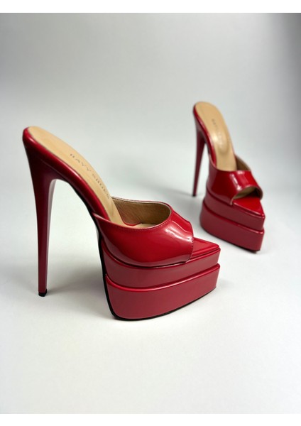 Kırmızı Rugan Deri Astarlı Çift Platform Topuklu Terlik fiyatları