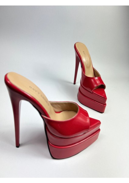 Kırmızı Rugan Deri Astarlı Çift Platform Topuklu Terlik modelleri