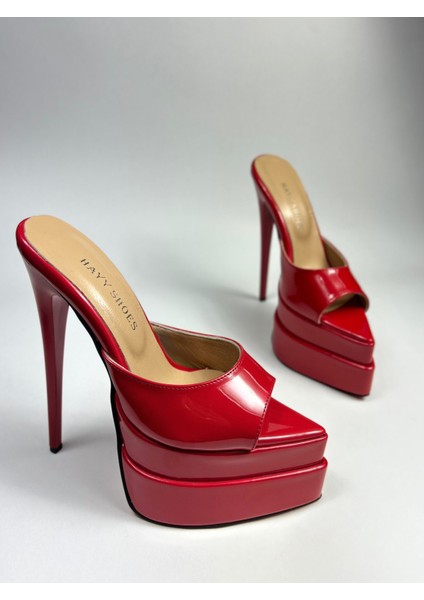 Kırmızı Rugan Deri Astarlı Çift Platform Topuklu Terlik fırsatları