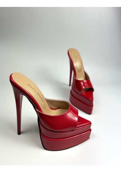 Kırmızı Rugan Deri Astarlı Çift Platform Topuklu Terlik indirimleri