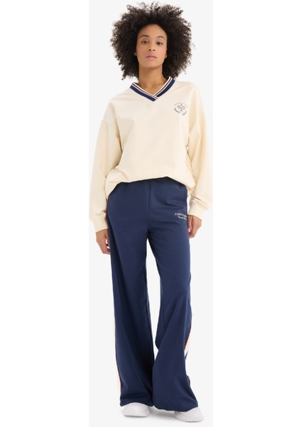 DeFacto Fit Oversize Geniş Kalıp V Yaka Baskılı Sporcu Sweatshirt D7135AX25SP