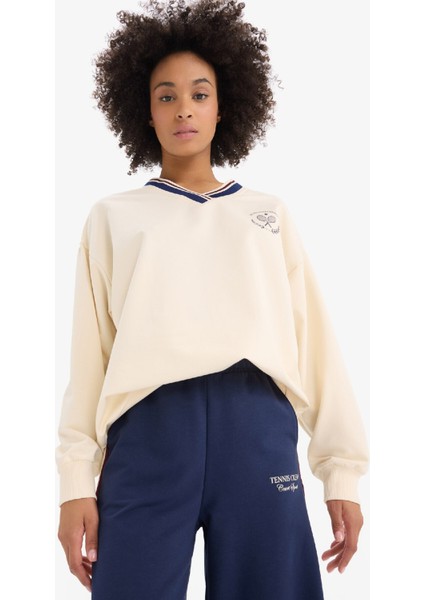 DeFacto Fit Oversize Geniş Kalıp V Yaka Baskılı Sporcu Sweatshirt D7135AX25SP